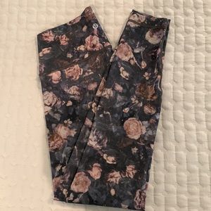 Lululemon Leggings Size 8 Frosted Rose Print